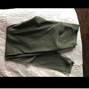 Lululemon Wunder Under leggings